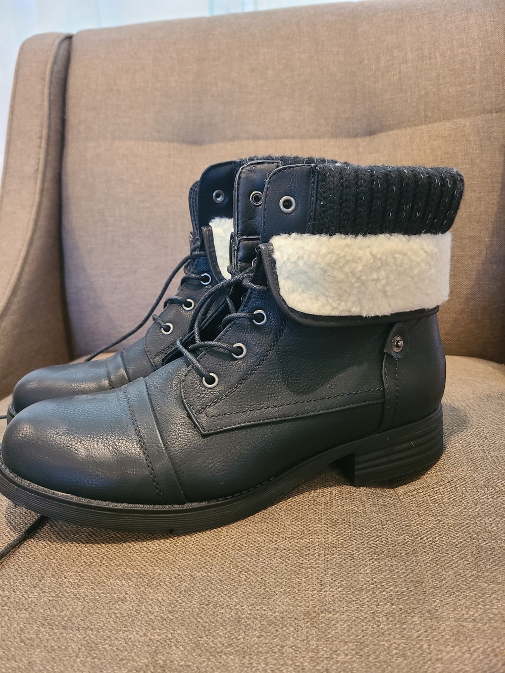 Moda Chics Combat Boots - Size 9.5 - Fall - Cozy